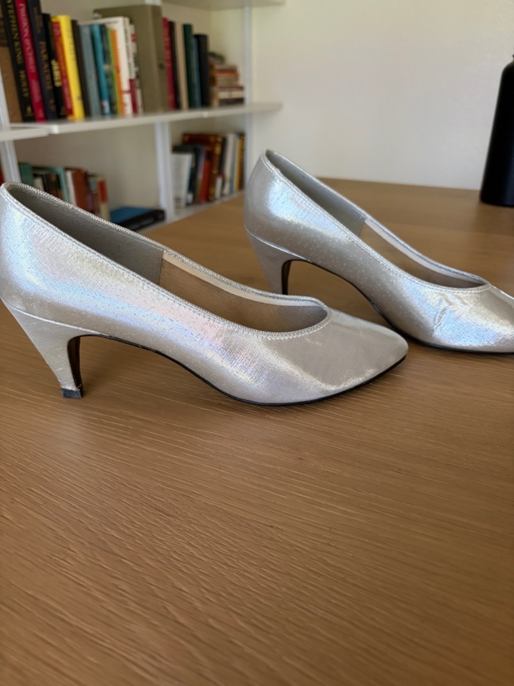 Vintage Silver Pointed Toe Low Heel Pumps - Picture 2 of 7